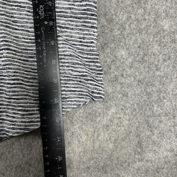 Athleta Breezy Tee Shirt Women’s XS Gray White Striped Short Sleeve V Neck - Picture 5 of 8